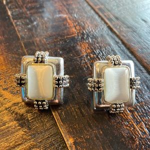 Button Costume pearl and silver toned earrings